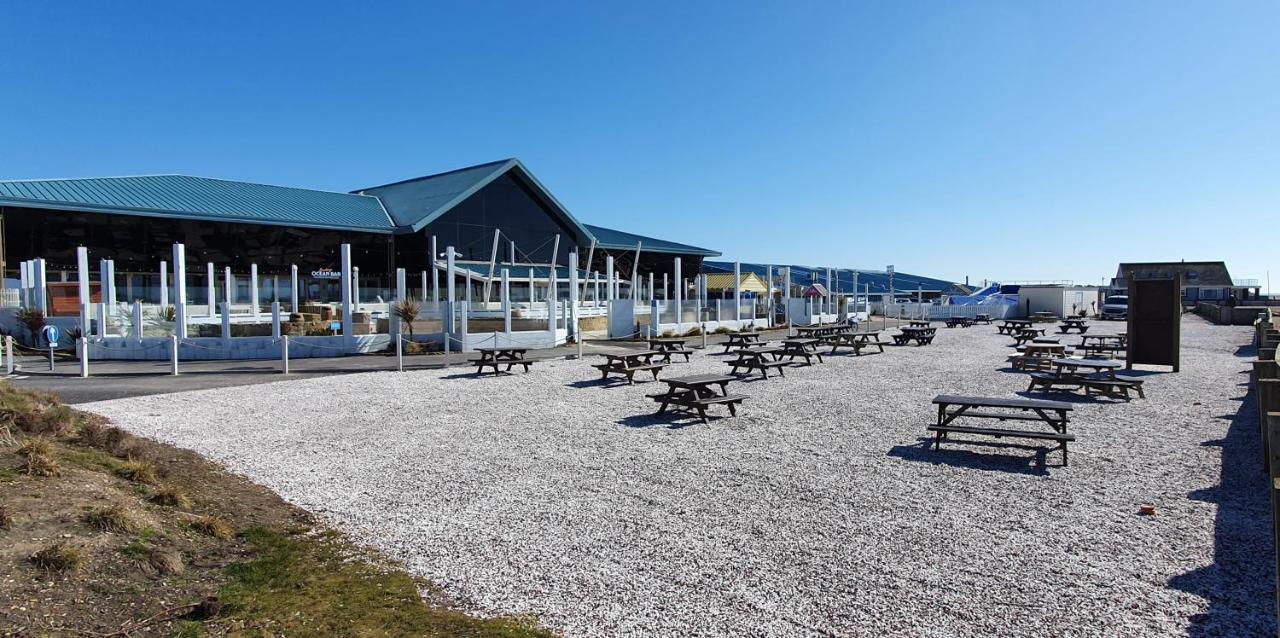 Memories Made Hotel Selsey Exterior photo